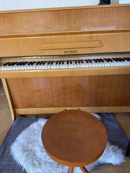 Klavír pianíno, zn. PETROF - 4