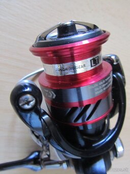 Naviják Daiwa Ninja LT 2000 na přívlač 35€ - 4