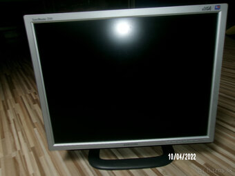 Predam monitory 1600x1200 4:3 - 4