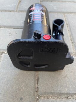 Predám hydraulický zdvihák KS TOOLS s nosnosťou 5 ton - 4