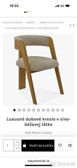 Luxusné dubové kreslo v sivo-béžovej látke - 4