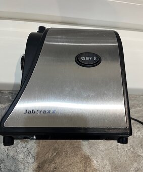 Jabtraxx mlynček na mäso - 4