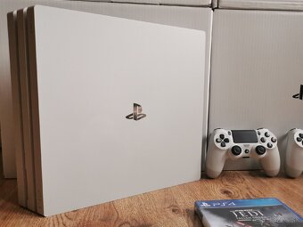 PS4 PRO - 4