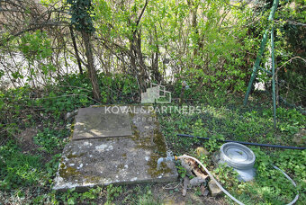 Koval & partners ponúka na predaj pozemok zo starým domom na - 4