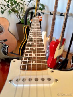 Squier Classic Vibe 60s Stratocaster - 4