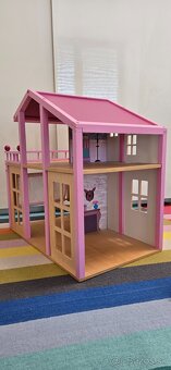 Dreveny domcek s vybavenim pre babiky - 4