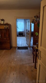 NEPREHLIADNITE - dom s veľkým pozemkom a stodolou - 4