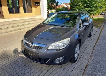 Opel Astra 1,4 i Sports Tourer benzín manuál 88 kw - 4