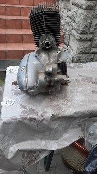 Torzo motora   JAwa Perak 250 - 4
