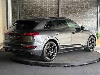 Audi E-tron 50 quattro S line Sivá - 4