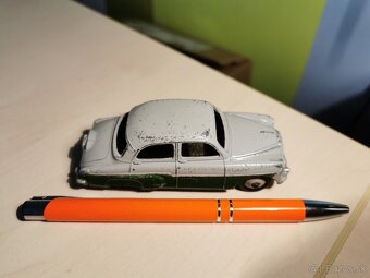 Dinky toys Vauxhall Cresta - 4