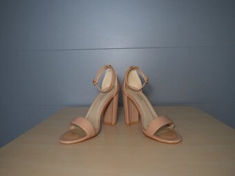 Béžové sandále Glamorous 👠 - 4