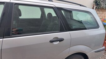 Ford focus combi 1,8 / 74 kw , nafta, r.v. 12 / 2003 - 4