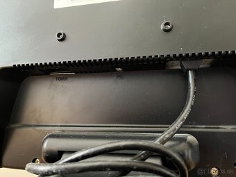 Yusmart 17" LCD monitor - 4