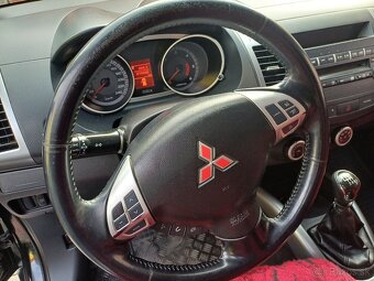 MITSUBISHI OUTLANDER 2,0 TDI 4x4 2007 - 4