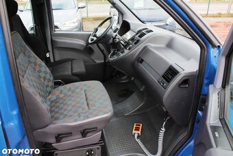 Auto pre vozičkárov s rampou s ručným ovládaním - 4