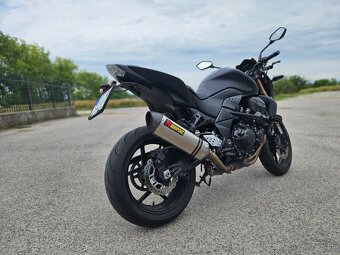 Kawasaki Z750 R - 4