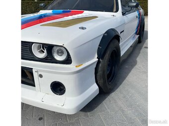BMW E30 325i race car - 4