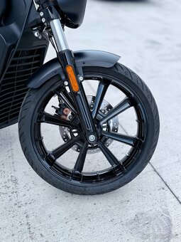 Indian Scout Rogue s výfukmi Jekkil&Hyde iba 418 km  - 4