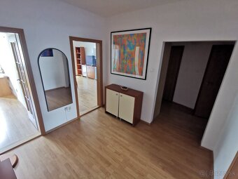 Priestranný byt Bratislava Karlova Ves - 4