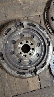 Predám spojkovu sadu Vw T4 2.5 111kw - 4
