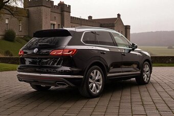 Predám VOLKSWAGEN TOUAREG 3.0 TDi webasto, odpočet DPH - 4