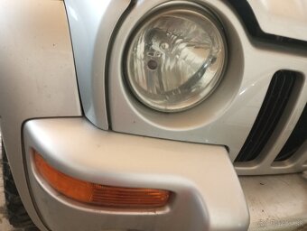 Rozpredám Jeep Cherokee KJ 2.5, 2.8crd - 4