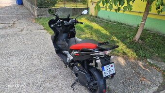 Aprilia SR MAX 125 ie - 4