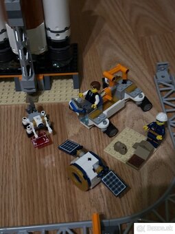 Lego Space 60228 raketová základňa s navodmi - 4