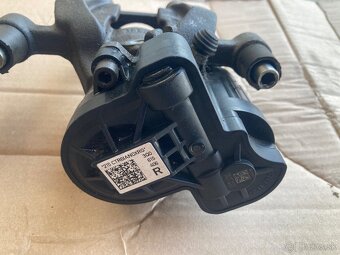 Brzdový třmen Passat B8 Superb Arteon levý i pravý - 4