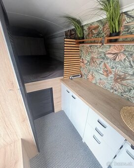 Iveco Daily 3.0 obytná dodávka (rezervované) - 4