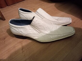 Biely pansky oblek,nohavice,topanky. - 4