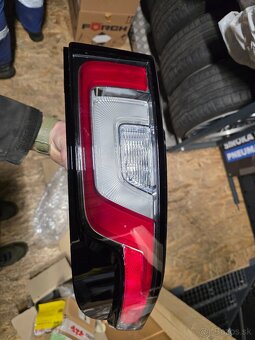 Zadné svetlo na LAND ROVER RANGE ROVER EVOQUE - 4