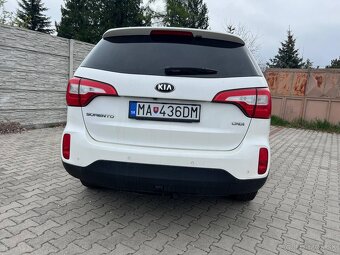 Predám KIA SORENTO 2,2crdi 7m AWD A/T (DPH) - 4