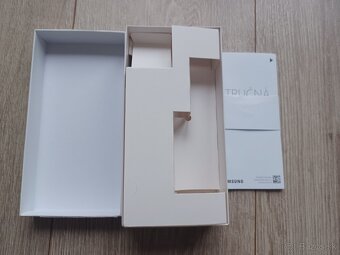 Krabička Samsung A7 - 4