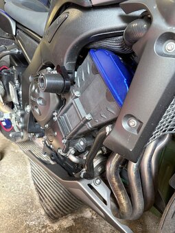 Yamaha FZ8 - 4