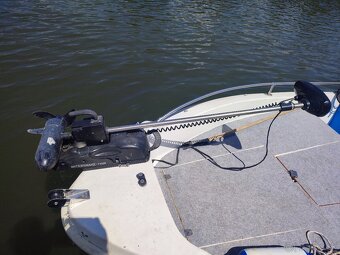 Predám motorový čln, s mot. Suzuki 15/20 hp - 4