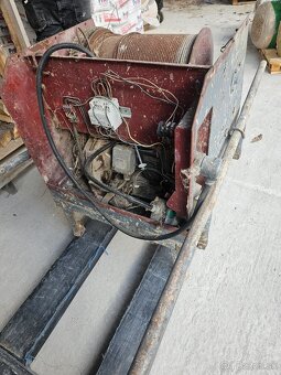 krovinorez paletový vozík - 4