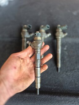 Predám vstrekovacie trisky pre 2.0tdi VW GROUP - BOSH- - 4