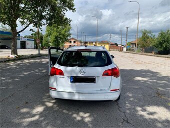 Opel Astra Sport Tourer ST 1.6 CDTI - 4