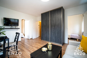 Exkluzívne na predaj 3 izbový byt s balkónom Zámocká ulica B - 4