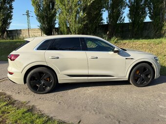 Audi E-Tron 50 - 4