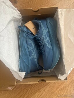 ASICS Novablast 5 men 42 - 4