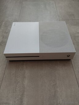 Xbox One S 1TB + bezdrôtový ovládač + hra Rush - 4