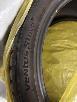 Predám letné pneumatiky Hankook 255/35 R20 97Y - 4