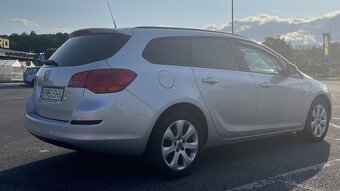 Opel Astra Kombi 2012 - 4