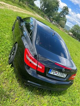 Mercedes benz E - 4