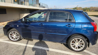 Toyota Corolla E12J rok 2004 - 4