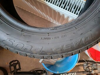 Predám 2 ks pneumatík 185/60 R15 88H na zimu/celoročné - 4