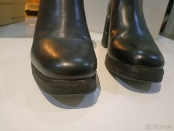 Čierne čižmy na opätku - 4